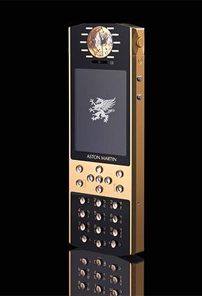 هاتف جديد من Mobiado مطليّ بالذهب وأزراره من الياقوت والكريستال